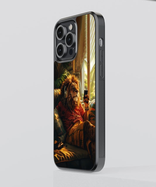 Lion Relaxing Glass Case