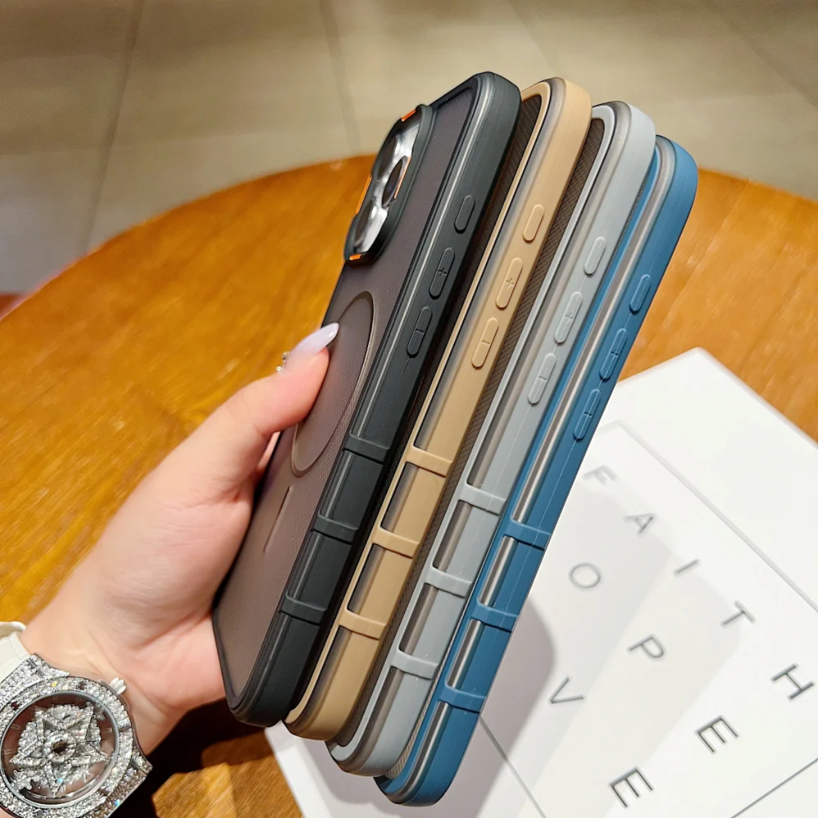 New Style Grid Pattern Magnetic Phone Case