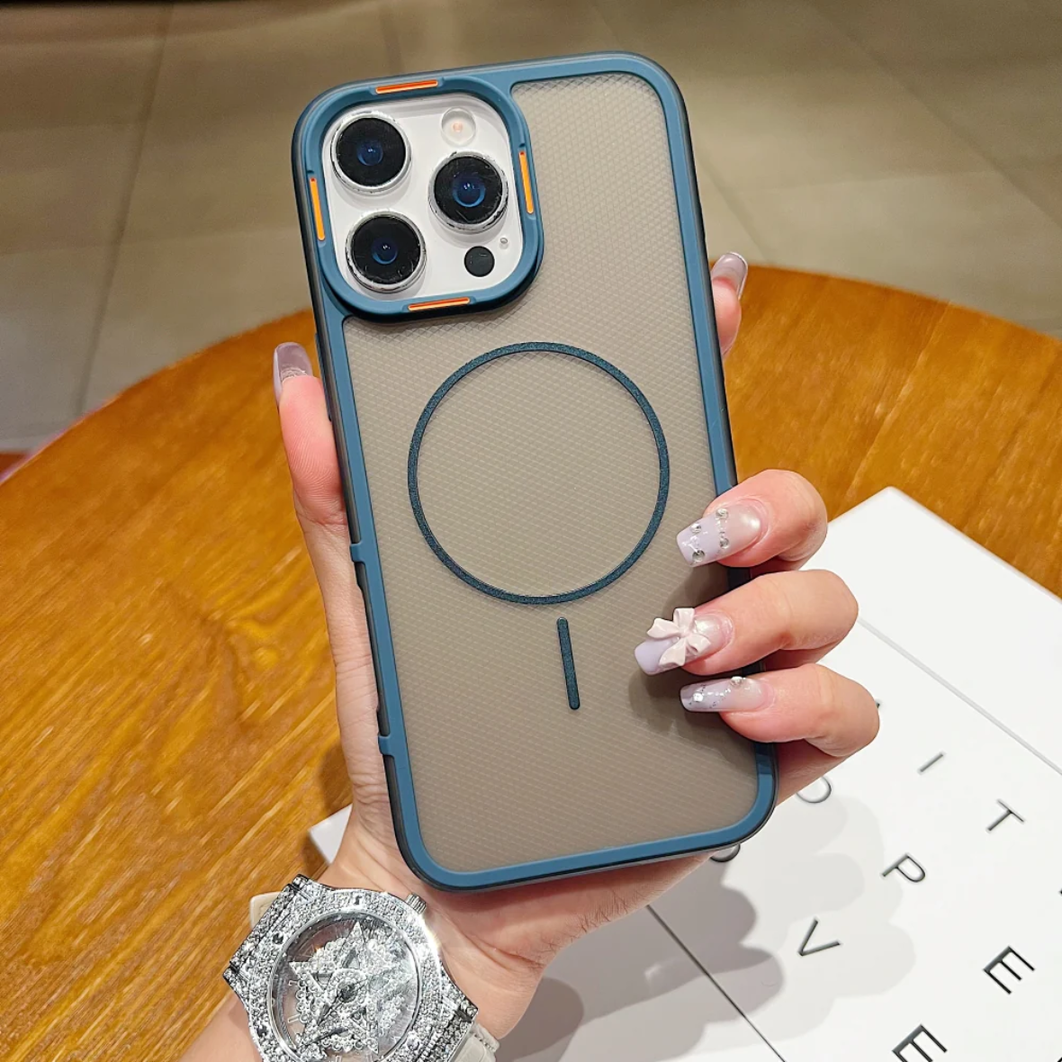 New Style Grid Pattern Magnetic Phone Case